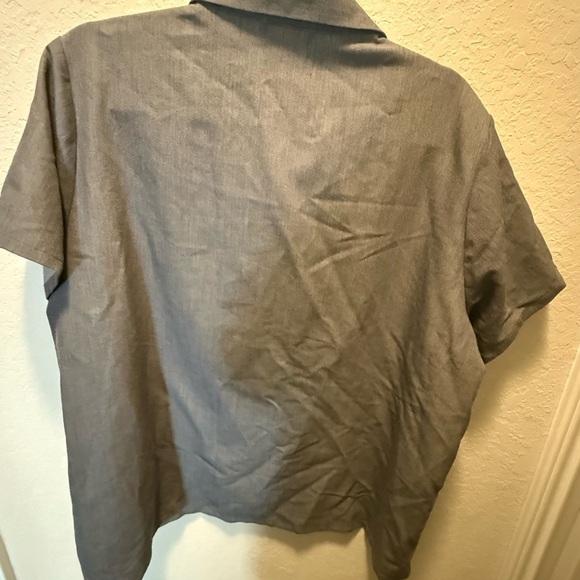 FIGS Grey Scrub Top with Collar size XXL - Picture 5 of 5